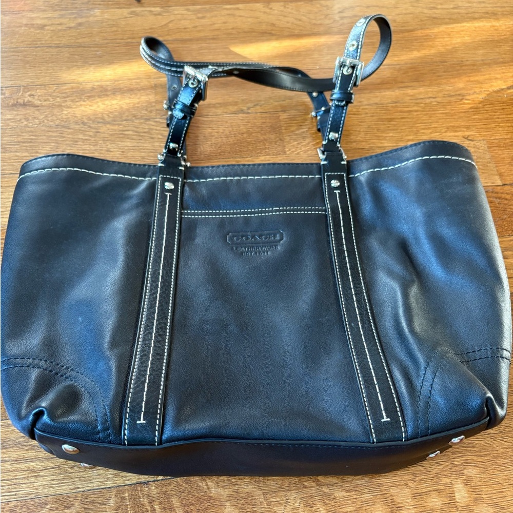Medium Black Coach Bag Great Condition